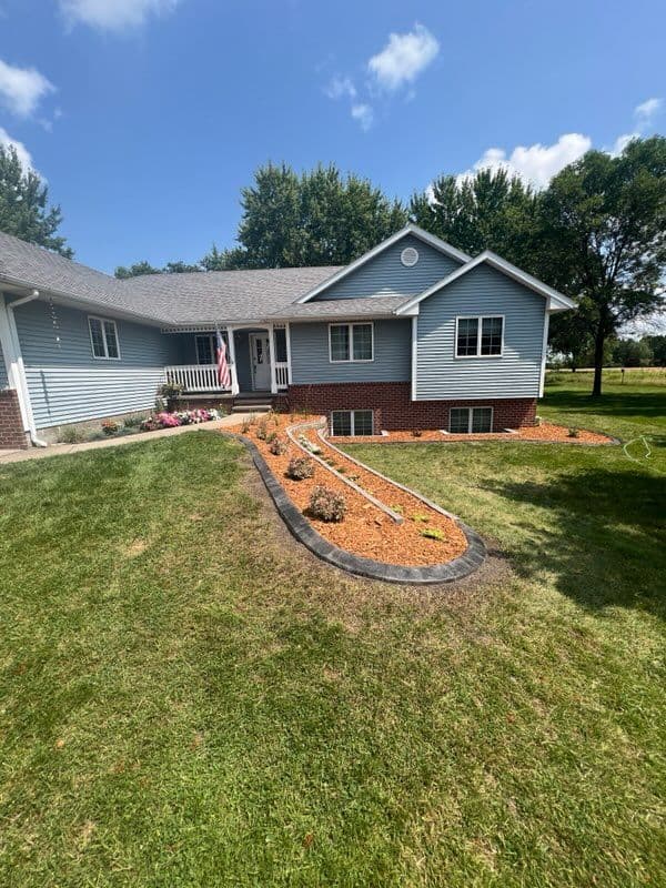 Landscape Refresh with Mulch and Edging Installation